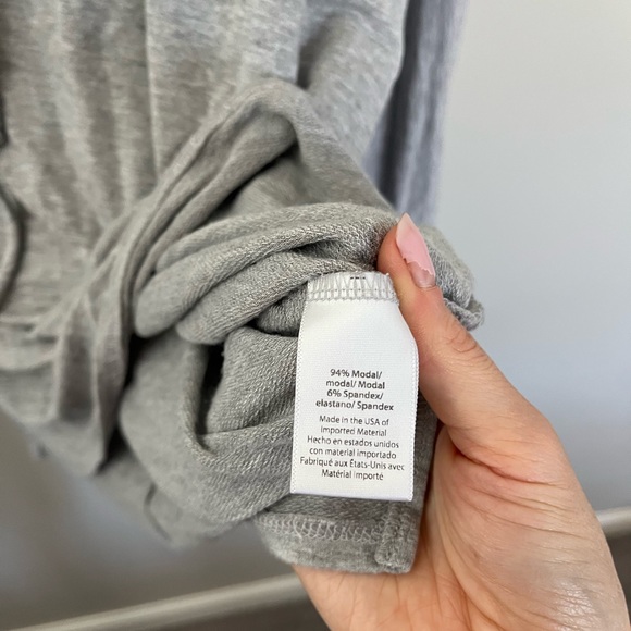 Beyond Yoga Cowl Neck Long-Sleeve Top in Gray SZ XS - Picture 3 of 4